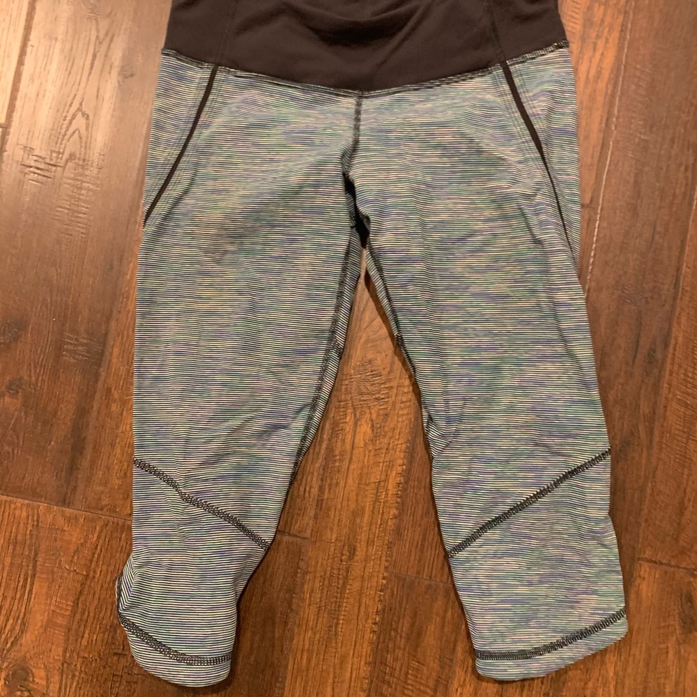 Lululemon crops, size 4, multicolored